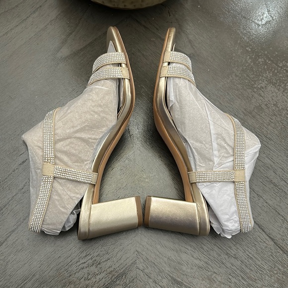 NATURALIZER Vanessa Strappy Sandals (NARROW) - Picture 9 of 14